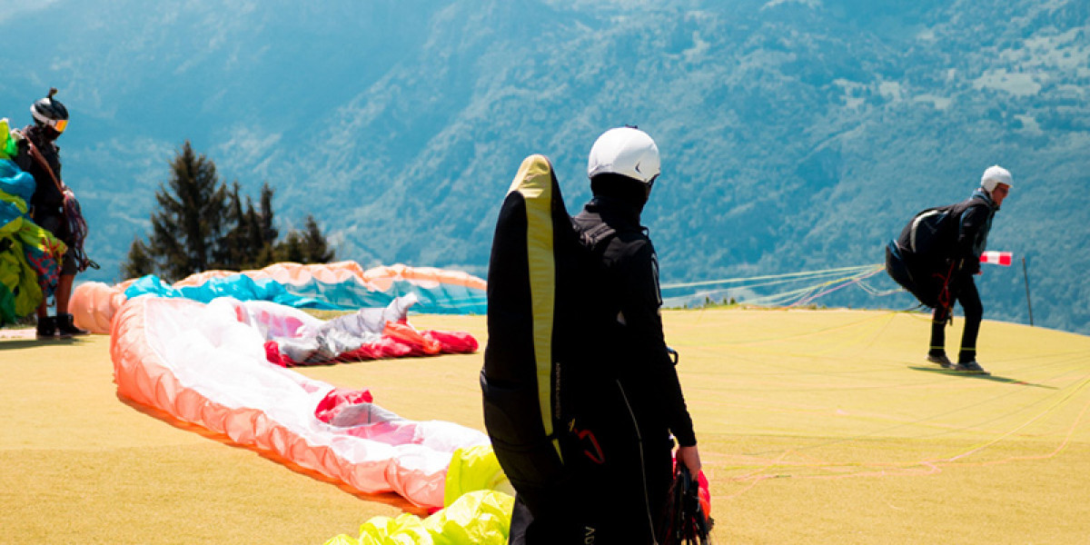 How to become a paragliding instructor ?